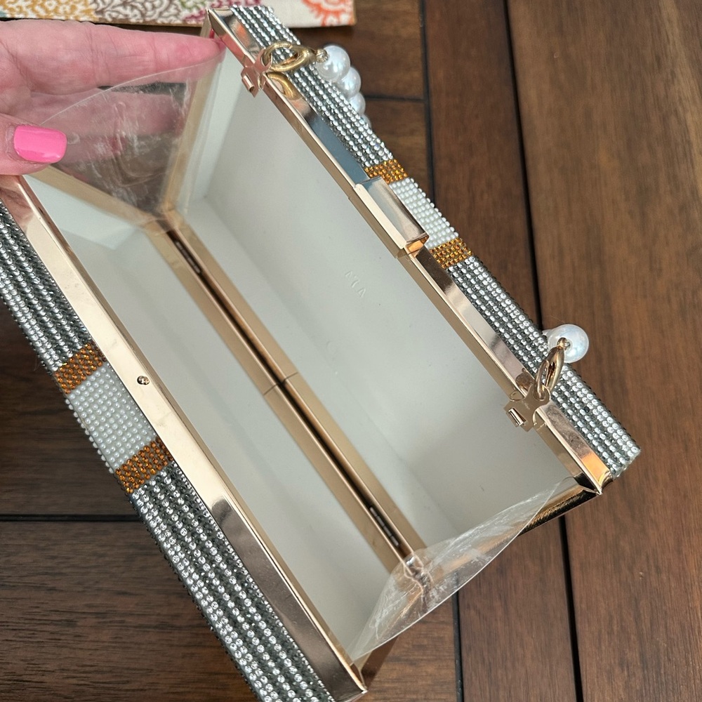 NEW rhinestone-embellished evening clutch - Picture 5 of 7